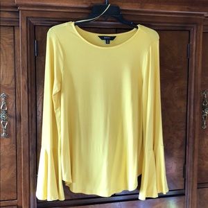 Bell sleeved yellow gold shirt